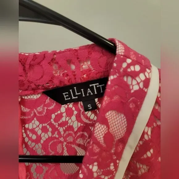 Elliatt Pink Lace Deep V-Neck Mini Dress, Small - Picture 4 of 8